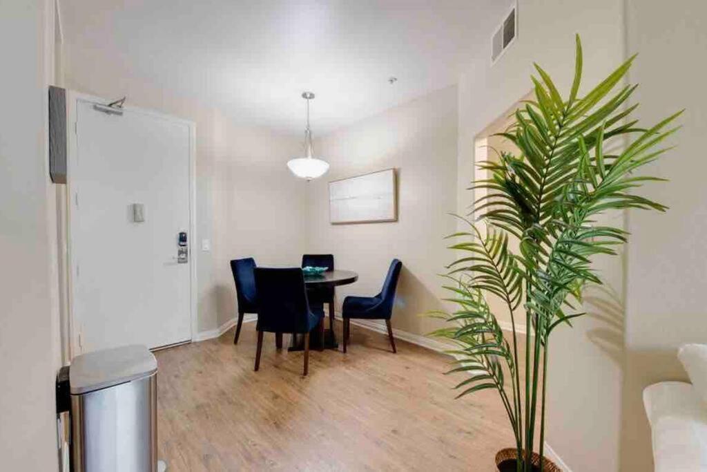 The Nest A Spacious 1 Bedroom Apartment With A Pool View Los Angeles Zewnętrze zdjęcie
