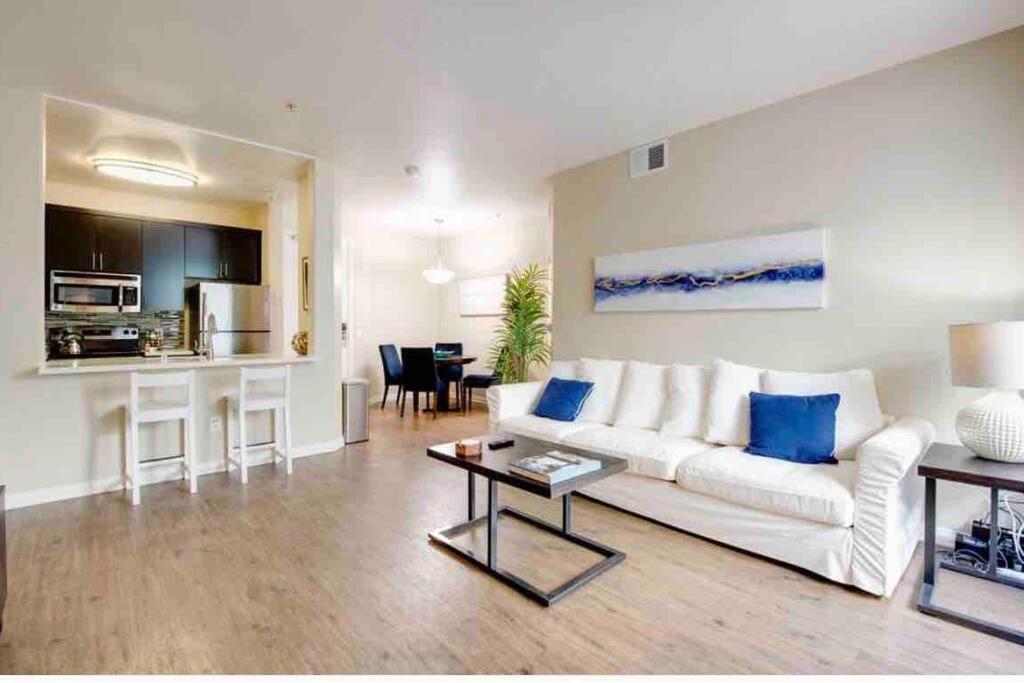The Nest A Spacious 1 Bedroom Apartment With A Pool View Los Angeles Zewnętrze zdjęcie
